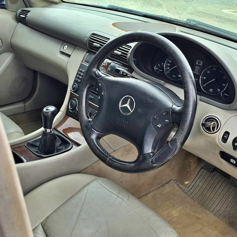 Mercedes C200 W203 Manual