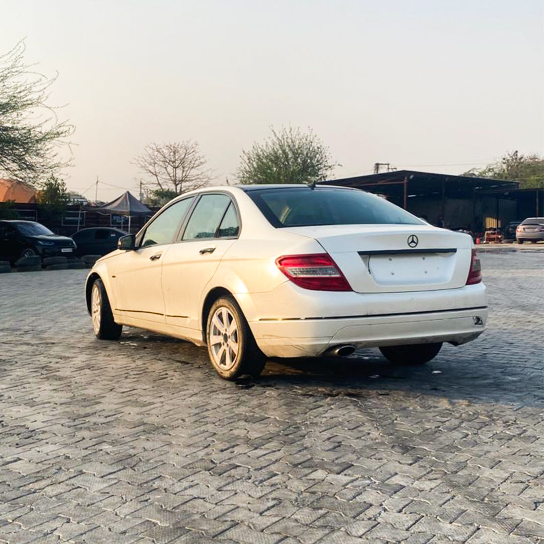 Mercedes C200 W204 (2009) | Street Legal