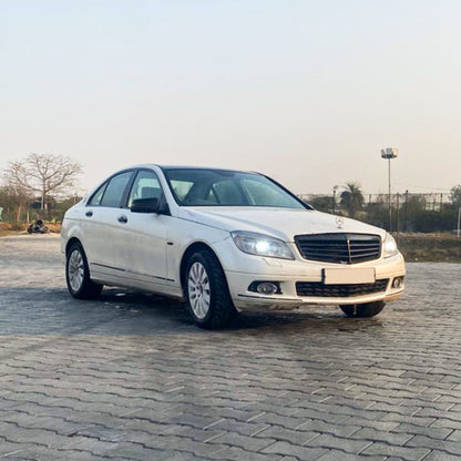Mercedes C200 W204 (2009) | Street Legal
